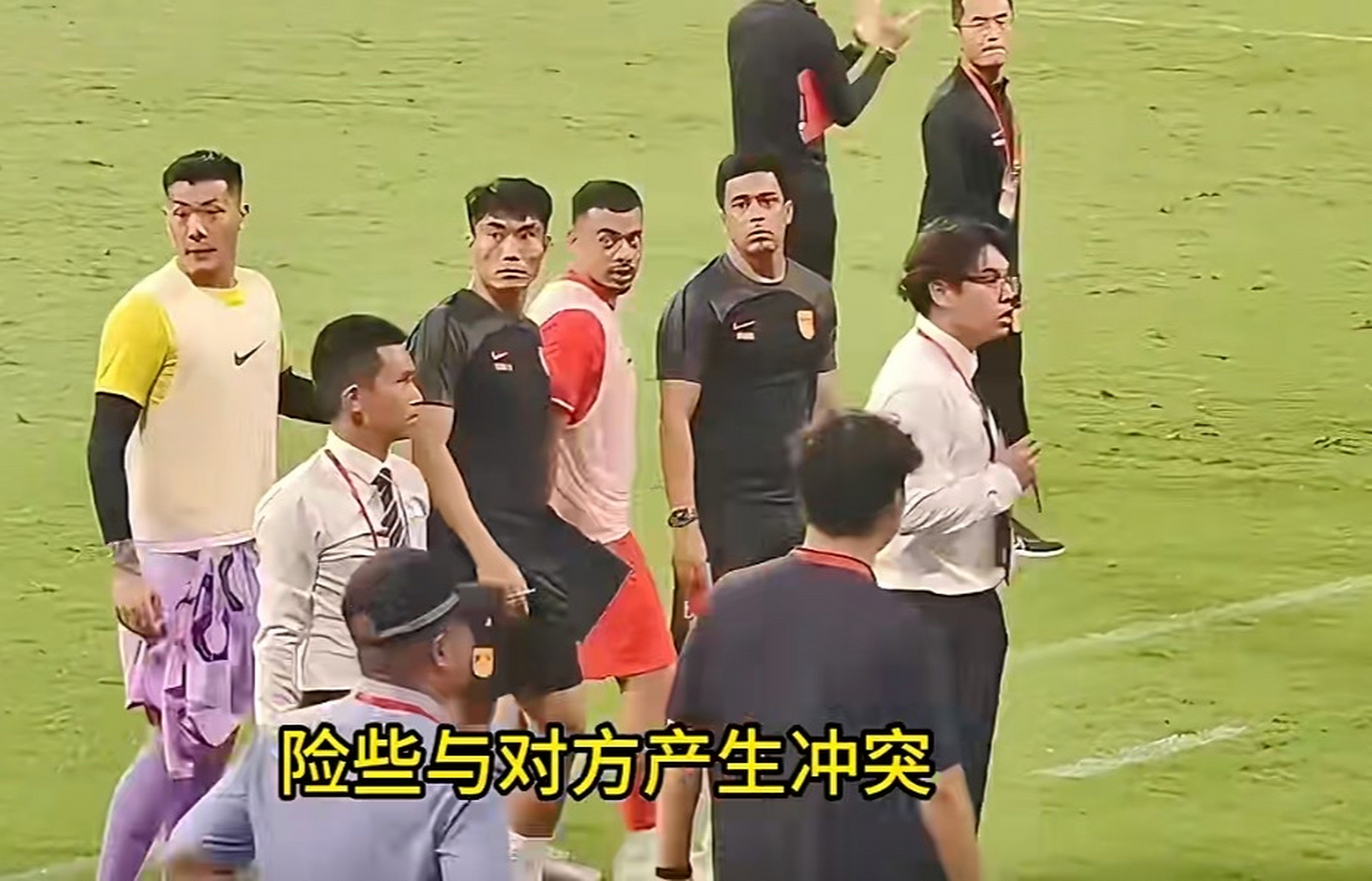 od体育登录-关于精彩联赛引发球迷激情，赛场纷争蔓延热议的信息