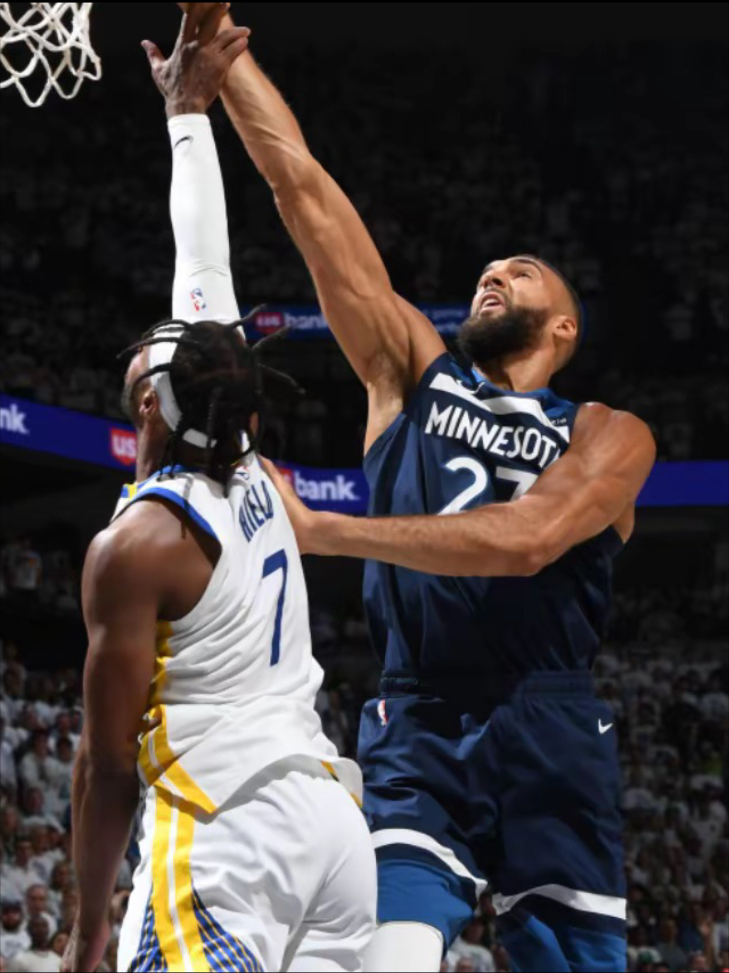 od体育直播-勇士队客场大胜森林狼，库里32分砍下胜利的简单介绍